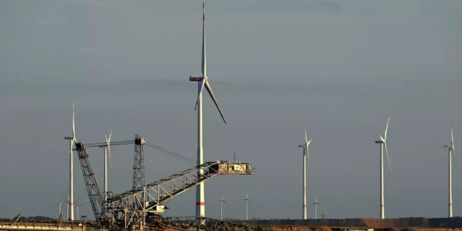 Kohleabbau und Windenergie in Garzweiler