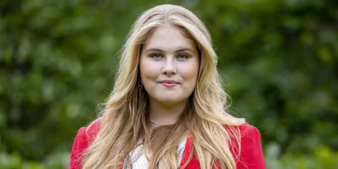 Kronprinzessin der Niederlande Amalia schwebt auf Wolke sieben. deutschen prinzessin amalia