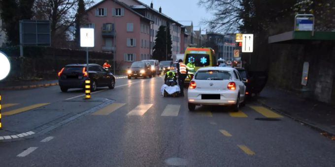 Der Fussgänger wurde mit einer Ambulanz in ein Spital gebracht. Kantonspolizei Solothurn