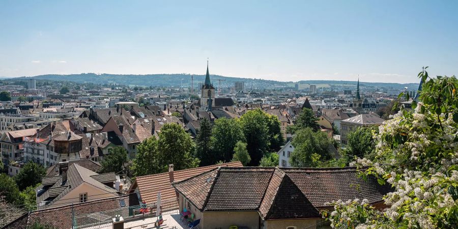 Blick in Richtung Sueden auf Biel.