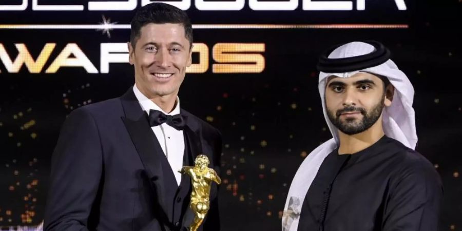 Hat in Dubai zwei weitere Trophäen eingeheimst, den Hauptpreis aber nicht: Robert Lewandowski (l). Foto: Fabio Ferrari/LaPresse via ZUMA Press/dpa