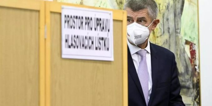 Andrej Babis bei der Stimmabgabe am Freitag. Foto: Deml Ondøej/CTK/dpa tschechien
