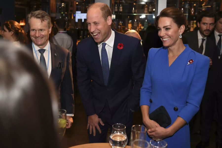 Prinz William und Kate entzücken in ihren aufeinander abgestimmten Looks.