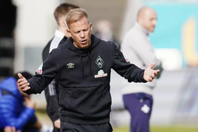 Nach einer sportlichen Misere wird die Luft für Markus Anfang bei Werder Bremen dünn – nun kommt ein möglicher Skandal dazu. Markus Anfang
