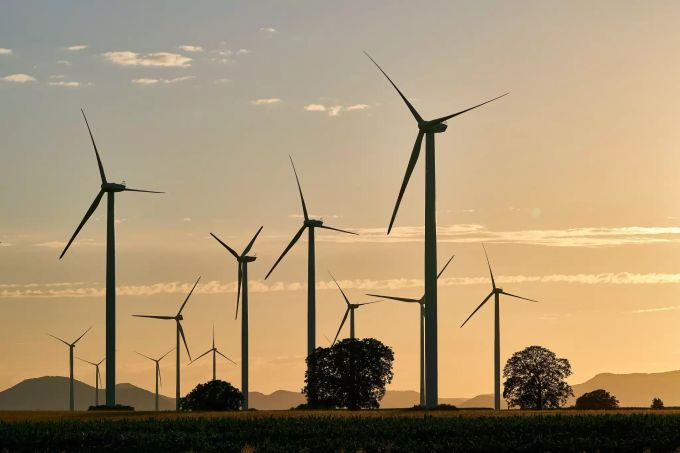 Danny MacAskill vollführte seinen Stunt in einem Windpark im englischen Gloucestershire. (Symbolbild) stunt
