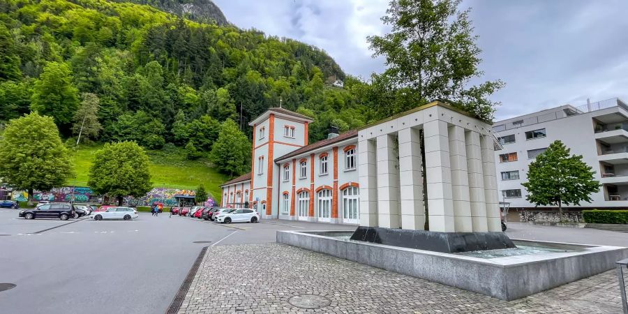 Das Mehrzweckgebäude Winkel in Altdorf (UR).