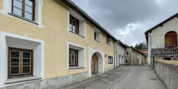 Das Gemeindehaus Madulain. - Region Maloja Das Gemeindehaus Madulain. - Region Maloja