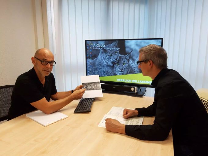 David Biedert im Gespräch mit Mandatsleiter Michel Schnurrenberger. ARGOS Audit & Tax AG Pratteln