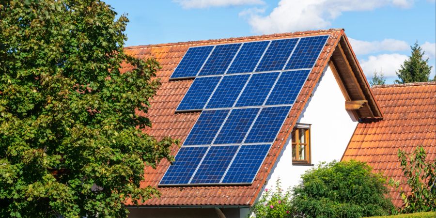 Mit Solarzellen sparen Sie Energie und Kosten.