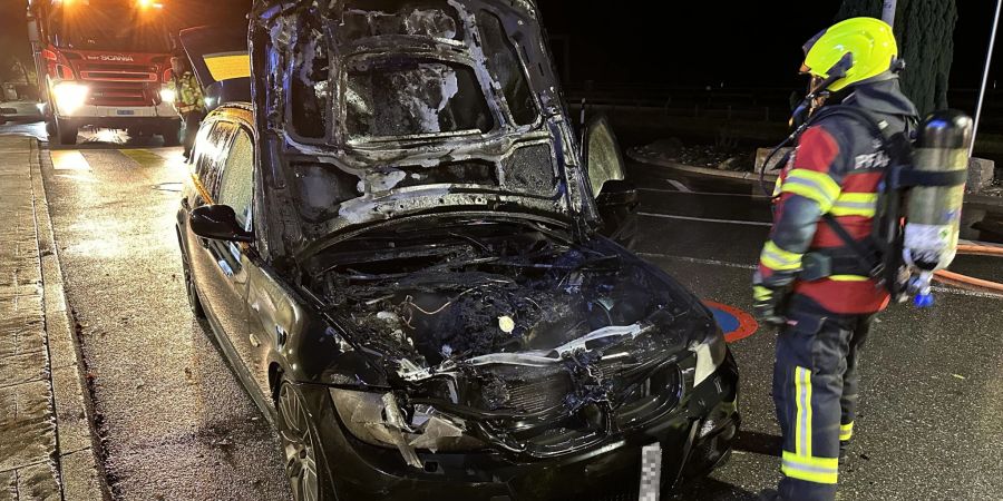 Fahrzeugbrand in Freienbach