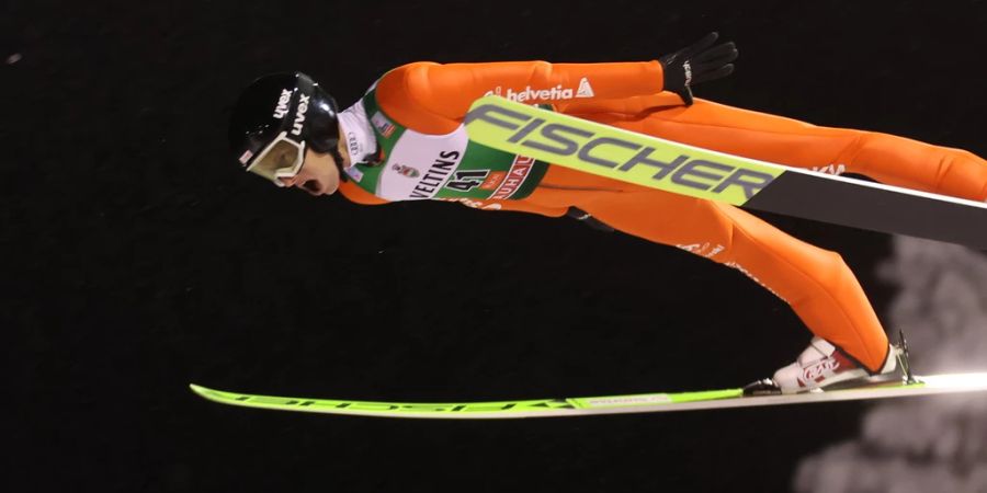 Gregor Deschwanden beim Skispringen.