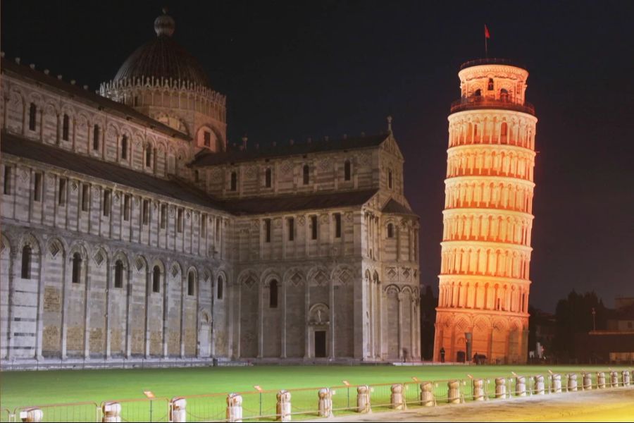 Fiese Touri-Maschen gibt es natürlich auch unweit der Schweiz. Zum Beispiel in den italienischen Städten Pisa ...