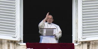 Am Samstag - Papst (86) sagt Termine wegen leichter Grippe ab Am Samstag - Papst (86) sagt Termine wegen leichter Grippe ab