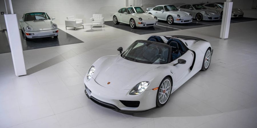 Porsche White Collection