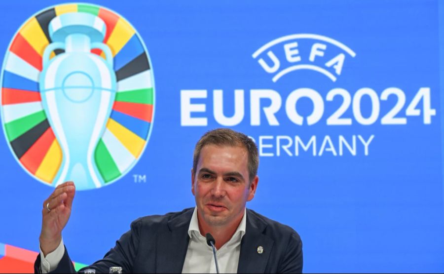 Um eine Blamage bei der Heim-EM 2024 abzuwenden, muss der DFB-Coach nun die richtigen Schlüsse ziehen.