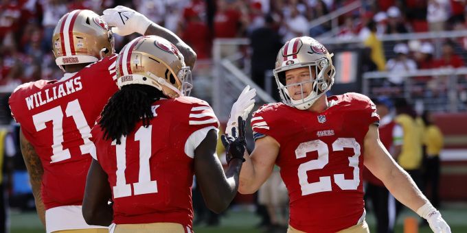 Christian McCaffrey von den San Francisco 49ers erzielte vier Touchdowns. Christian McCaffrey NFL