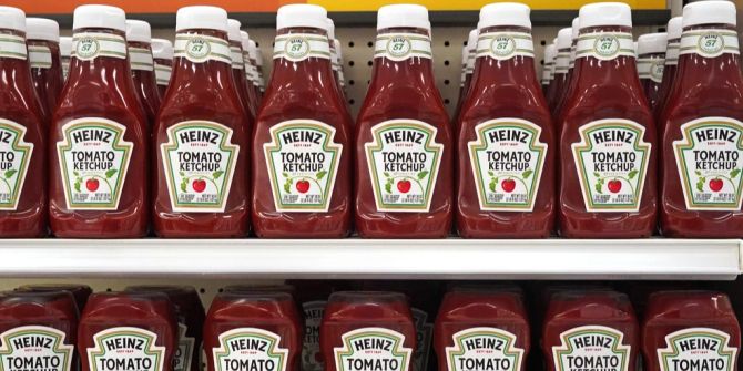 Heinz Ketchup Flaschen Regal