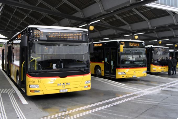 Postauto Hinterrad Radverlust Sicherheit