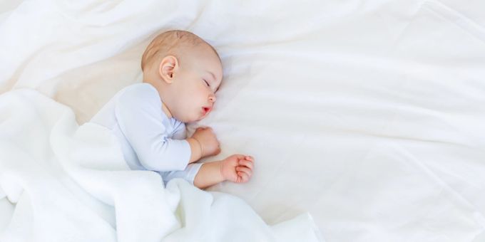 Babys schlafen nicht immer gut durch. baby schlaf