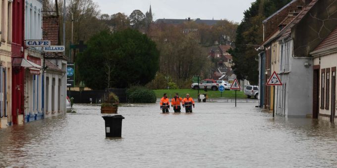 Wegen Überflutungen - Evakuierungen und Stromausfall in Nordfrankreich
