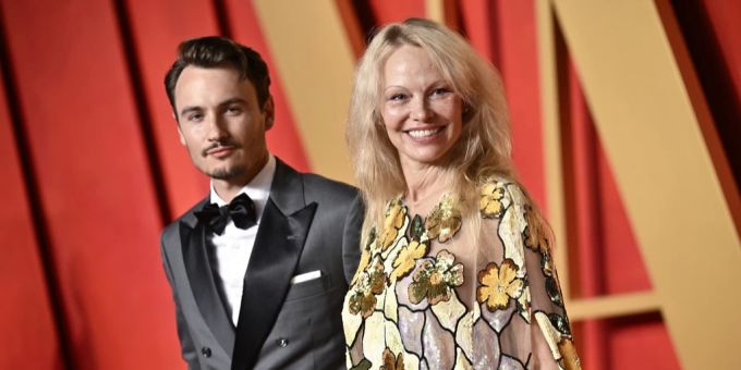 Hat Sohn Brandon seine Meinung zum natürlichen Look seiner Mutter Pamela Anderson geändert? Pamela Anderson