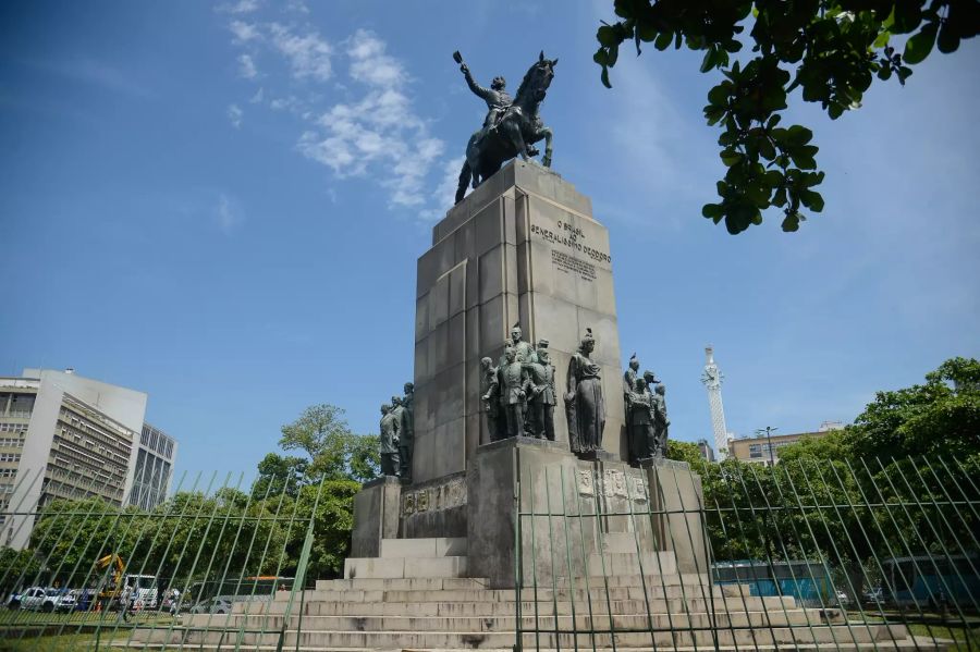 Statue Raub