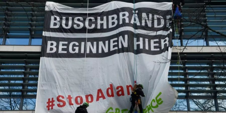 Protest an der Siemens-Zentrale