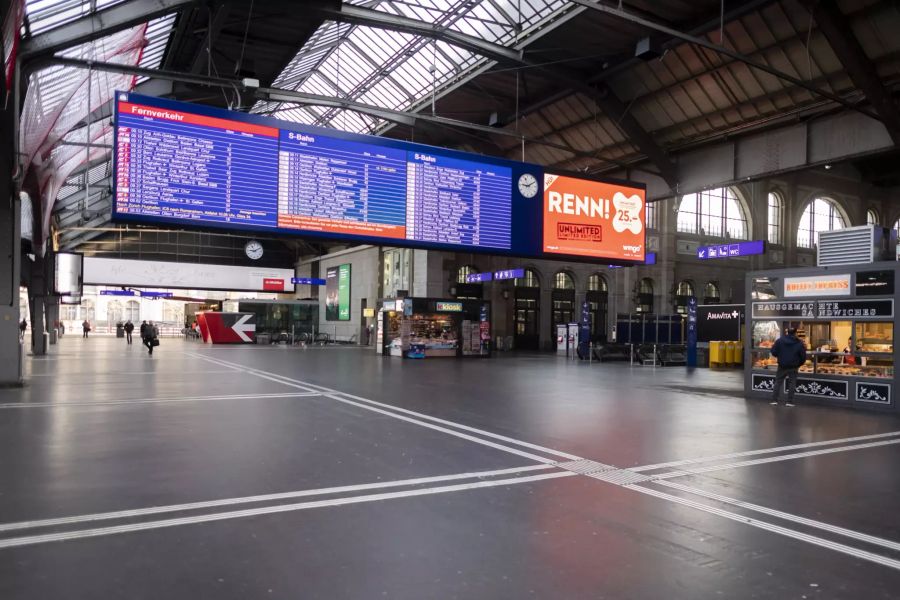 Menschenleer zeigt sich der Hauptbahnhof in Zürich am Donnerstag, 19. März 2020.