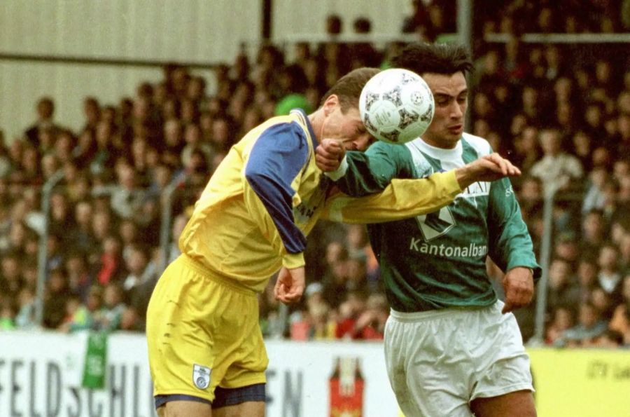 Zwei Jahre später zieht er weiter zu GC. Ehe er jedoch für die Grasshoppers aufläuft, verbringt er ein Jahr leihweise beim FC St. Gallen.