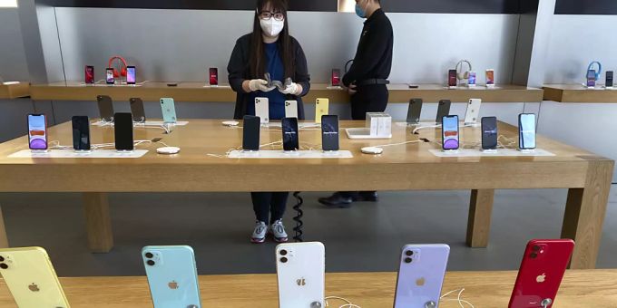 Einbruch beim iPhone-Verkauf: Die Reiseeinschränkungen wegen des Coronavirus in China bereiten dem Detailhandel grosse Probleme. (Symbolbild) apple