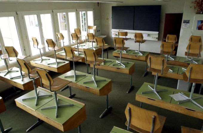 «Sabine» sorgte vielerorts für Sturm-Frei und hinterliess leere Klassenzimmer. sabine