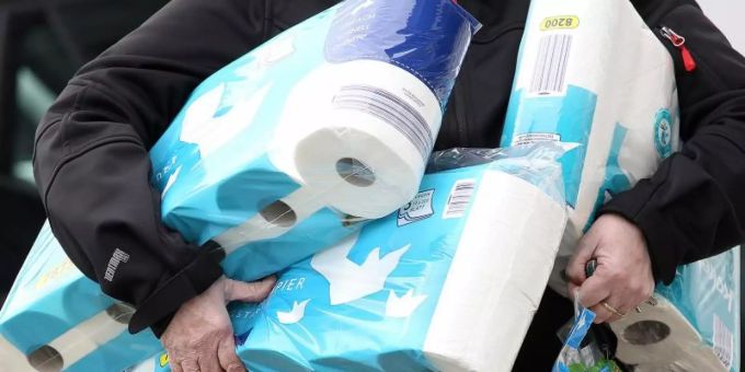 Coronavirus: Hamsterkäufe wie im ersten Lockdown kamen dieses Jahr nicht mehr vor. toilettenpapier