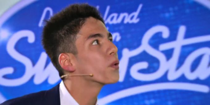 Fröhlich pfeift Yan Le die Vogelgeräusche bei DSDS. Yan Le DSDS