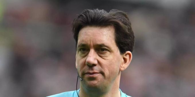 Der deutsche Schiedsrichter Manuel Gräfe ersetzte Urs Meier bei der EM 2021. Urs Meier Manuel Gräfe