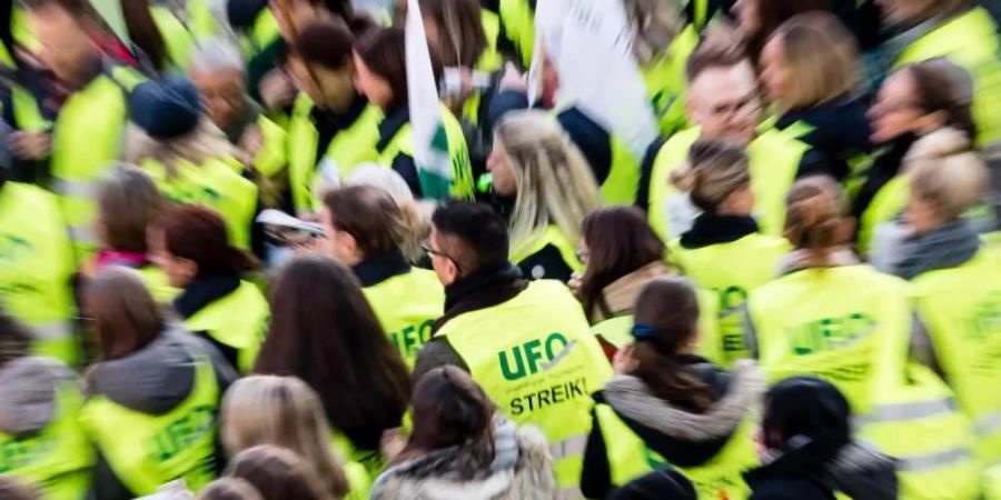 Die UFO hat ihre Streikvorbereitungen vorerst abgebrochen. Foto: Matthias Balk/dpa