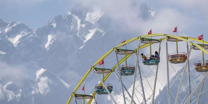 Ein Riesenrad an der Luga. Luga