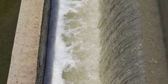 Nach Unwettern - Kläranlagen leiten Abwasser ungefiltert in Gewässer