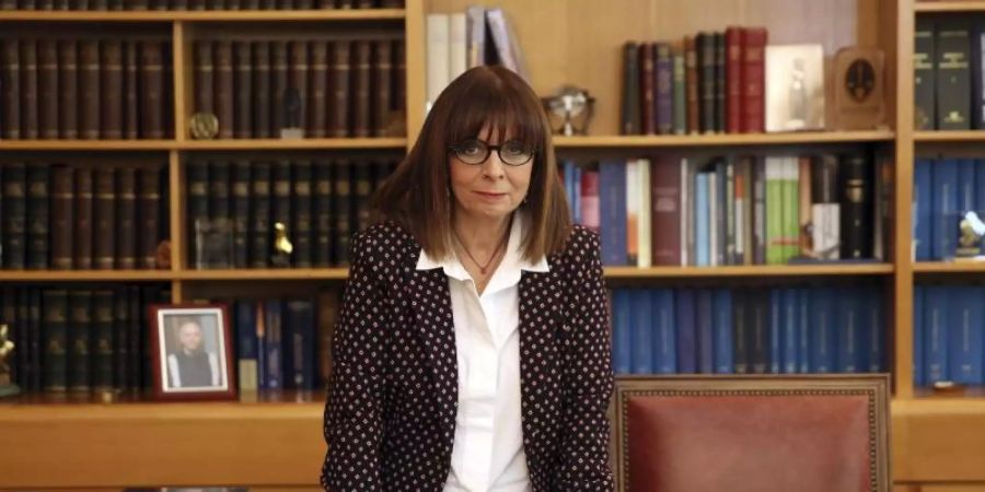 Die 63-jährige Juristin Ekaterini Sakellaropoulou wurde mit grosser Mehrheit zur neuen Staatspräsidentin Griechenlands gewählt. Foto: Orestis Panagiotou/ANA-MPA Pool/AP/dpa