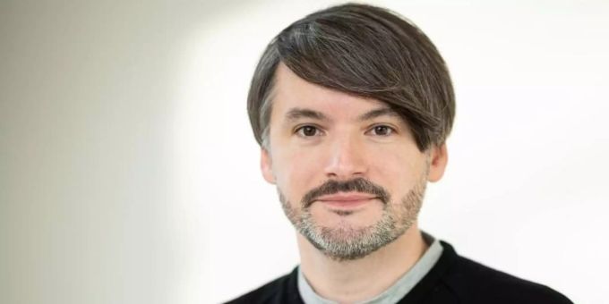 Saša Stanišić steht eine weitere Auszeichnung für seinen Roman «Herkunft» ins Haus. Foto: Daniel Reinhardt/dpa Saša Stanišić steht eine weitere Auszeichnung für seinen Roman «Herkunft» ins Haus. Foto: Daniel Reinhardt/dpa