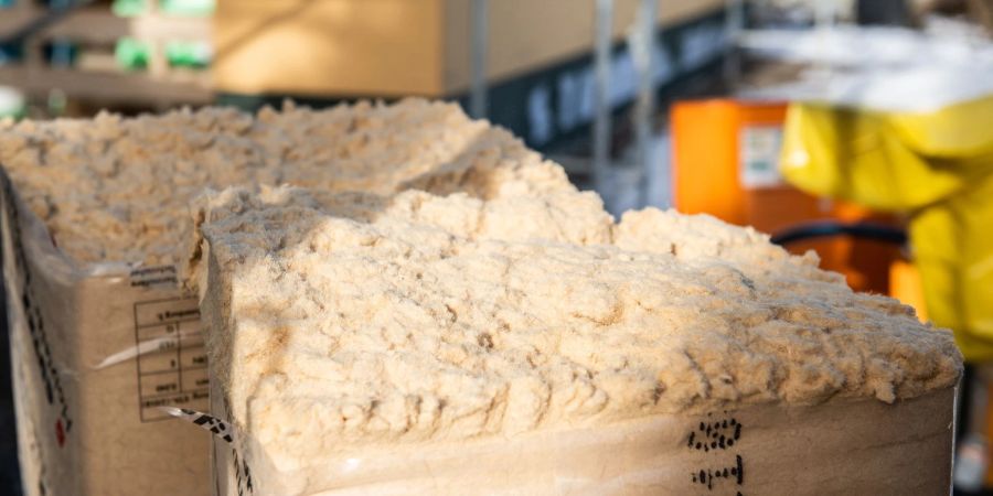 Wärmedämmstoff auf einer Baustelle. Der BGH muss entscheiden, ob die Berliner Regelung zu Sanierungen das Grundrecht auf Eigentum verletzt.