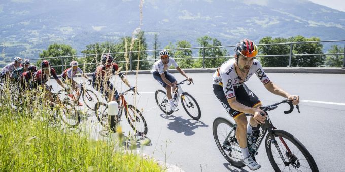 Maximilian Schachmann (r) bei der Tour de Suisse. Maximilian Schachmann (r) bei der Tour de Suisse.