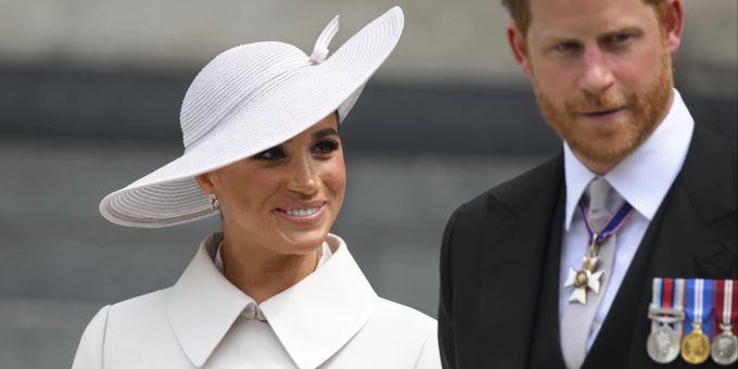 Prinz Harry und Meghan reisten für das Thronjubiläum nach London. prinz harry prinz charles