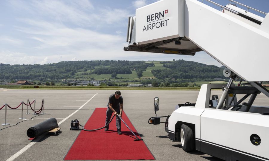 Die letzten Vorbereitungen vor der Ankunft der slowakischen Delegation.