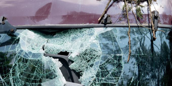 Nach einer stürmischen Nacht: In der Regel kann eine Kaskoversicherung für solche Sturmschäden in Anspruch genommen werden. Nach einer stürmischen Nacht: In der Regel kann eine Kaskoversicherung für solche Sturmschäden in Anspruch genommen werden.