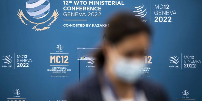 Die Ministertagung der Welthandelsorganisation (WTO) in Genf ist angesichts eines drohenden Scheiterns um einen Tag verlängert worden. Die Ministertagung der Welthandelsorganisation (WTO) in Genf ist angesichts eines drohenden Scheiterns um einen Tag verlängert worden.