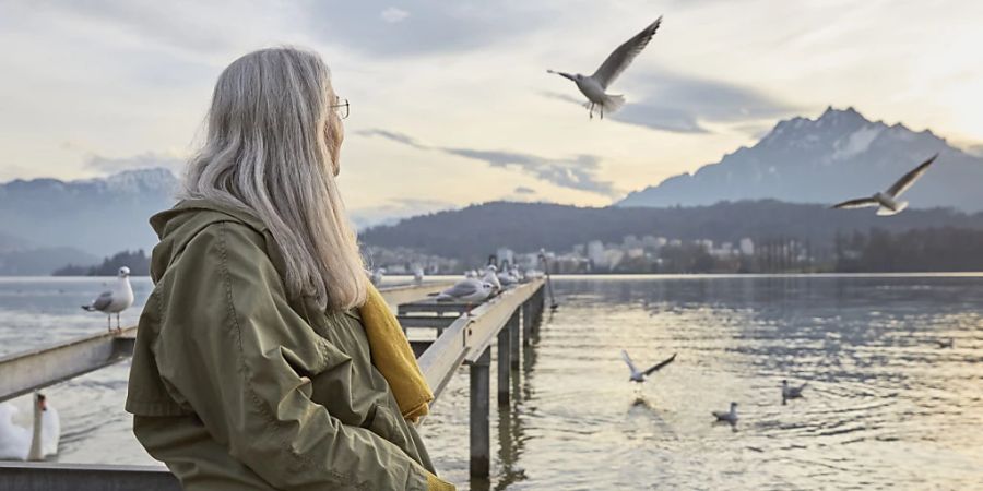 Der Bundesrat lehnt die Renteninitiative der Jungfreisinnigen ab. Er will das Rentenalter nicht per Verfassungsartikel an die Lebenserwartung koppeln. (Themenbild)