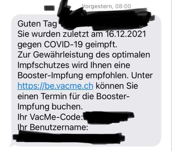 Vier Monate nach der dritten Impfung erhielt Andreas F. dieses SMS der Berner Gesundheitsbehörden. Die Termine sind tatsächlich buchbar. Coronavirus SMS vierte Impfung