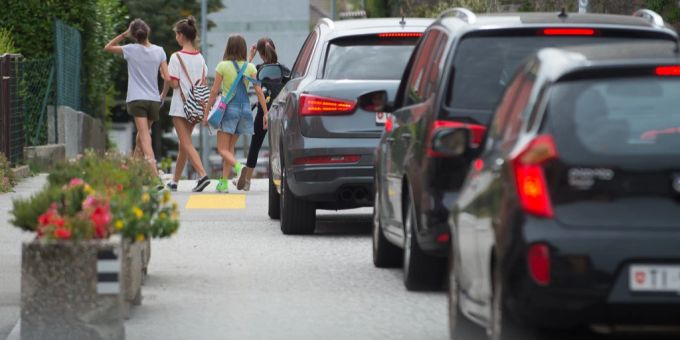 Strassenverkehr im Tessin. verkehr tessin