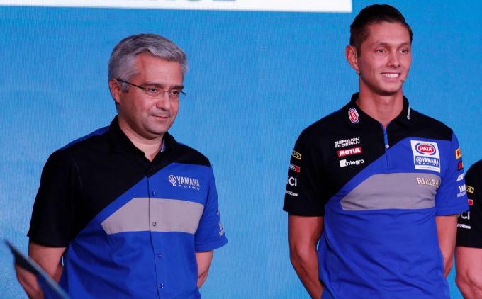 Yamaha-Rennchef Andrea Dosoli mit Michael van der Mark. Yamaha Superbike Andrea Dosoli