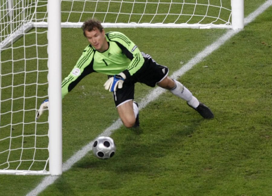 Für die DFB-Elf steht Jens Lehmann 61 Mal im Einsatz, hier im EM-Final 2008.